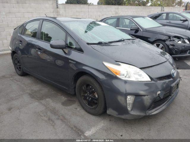  Salvage Toyota Prius