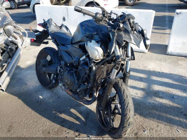  Salvage Kawasaki Er400
