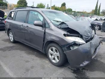  Salvage Toyota Sienna