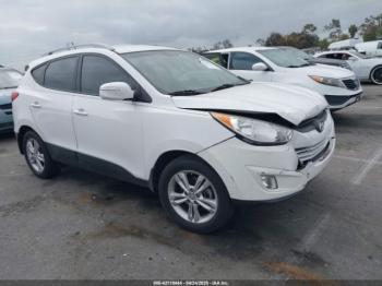  Salvage Hyundai TUCSON