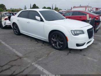  Salvage Chrysler 300