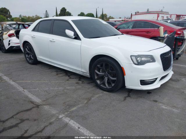  Salvage Chrysler 300