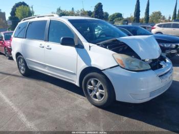  Salvage Toyota Sienna