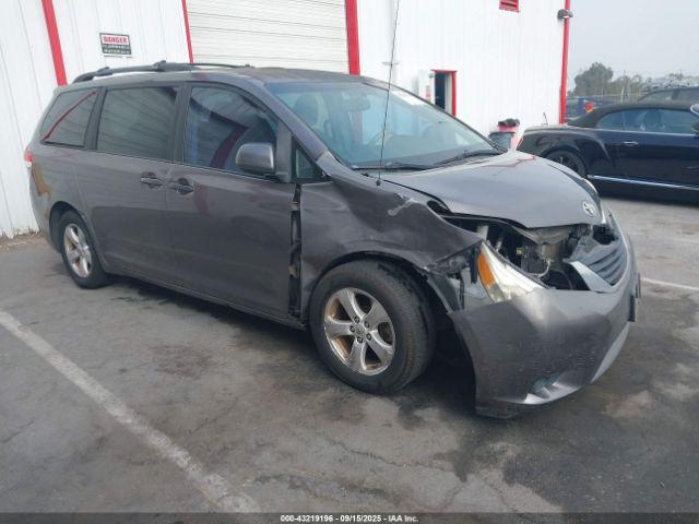  Salvage Toyota Sienna