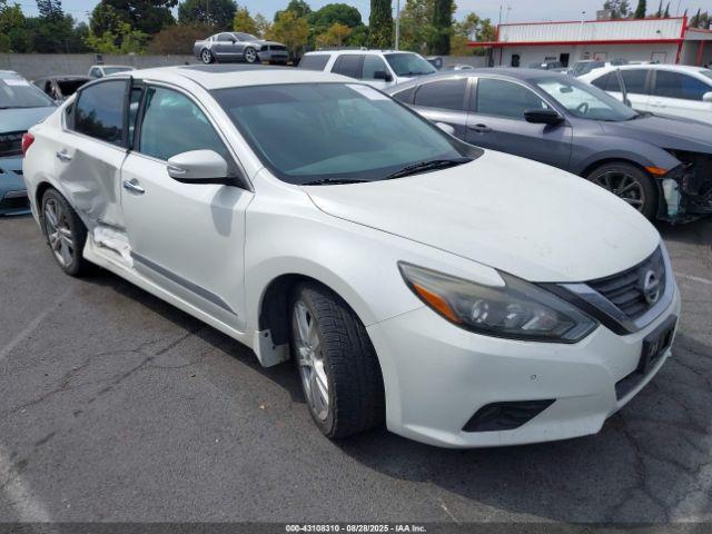  Salvage Nissan Altima