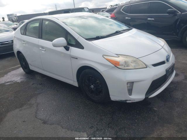  Salvage Toyota Prius