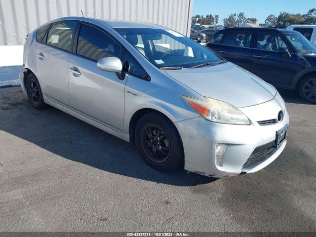  Salvage Toyota Prius