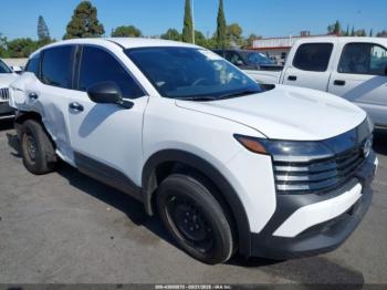  Salvage Nissan Kicks