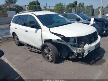  Salvage Nissan Pathfinder
