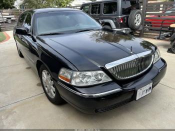  Salvage Lincoln Towncar