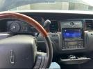 Lincoln Towncar Signature Limited Image 13