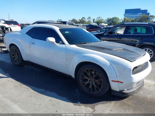  Salvage Dodge Challenger