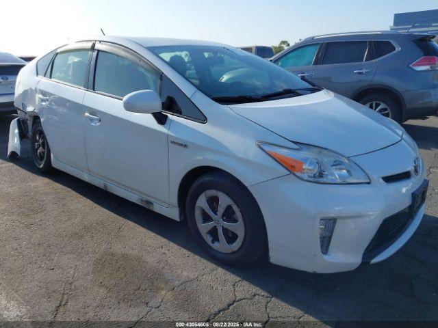  Salvage Toyota Prius
