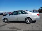 Toyota Camry Le Image 9