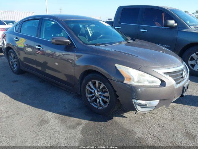  Salvage Nissan Altima