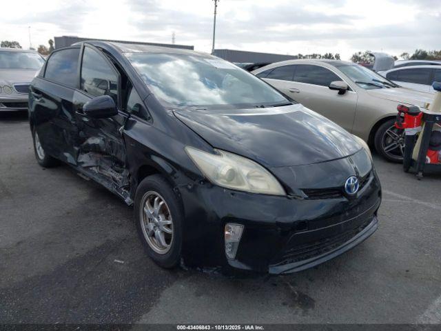  Salvage Toyota Prius