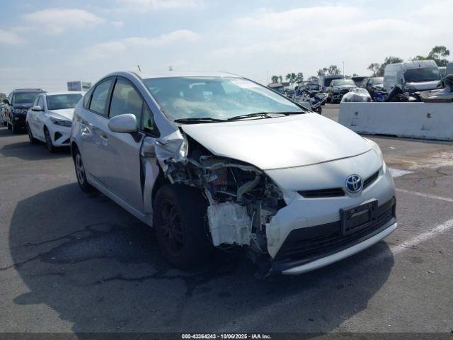  Salvage Toyota Prius
