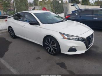  Salvage Nissan Altima