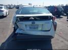 Toyota Prius One Image 10
