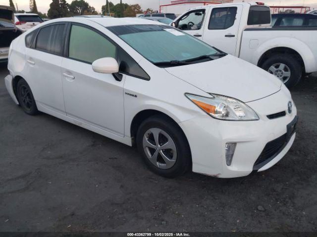  Salvage Toyota Prius