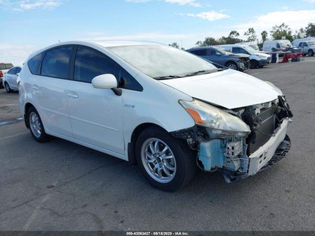  Salvage Toyota Prius v