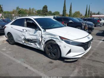  Salvage Hyundai ELANTRA
