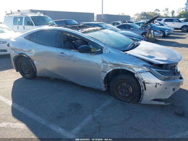 Salvage Toyota Prius