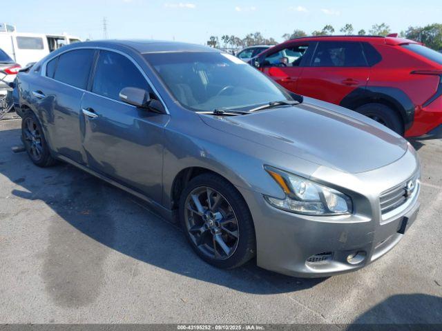  Salvage Nissan Maxima