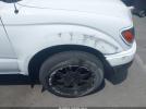 Toyota Tacoma Image 16