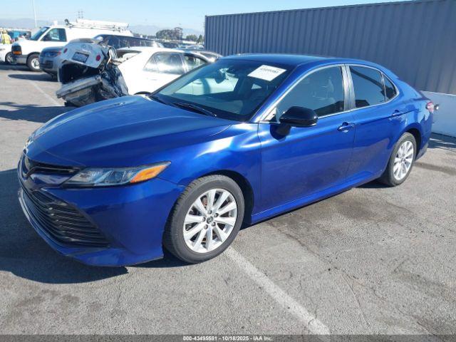 Toyota Camry Le Image 2