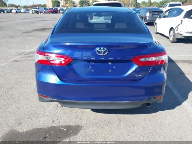 Toyota Camry Le Image 13