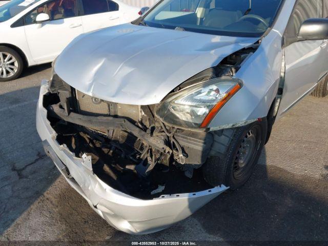 Nissan Rogue S Image 5