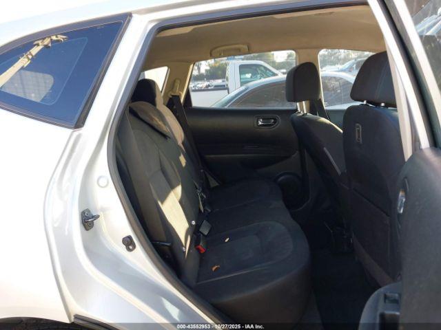 Nissan Rogue S Image 9