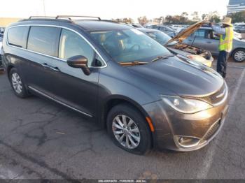  Salvage Chrysler Pacifica