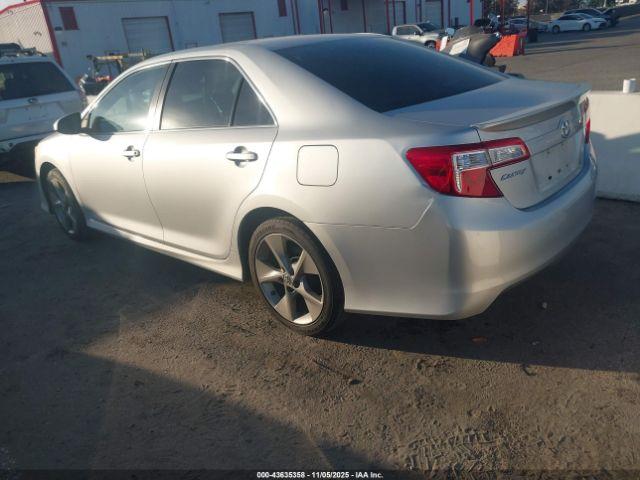 Toyota Camry Se Sport Image 2