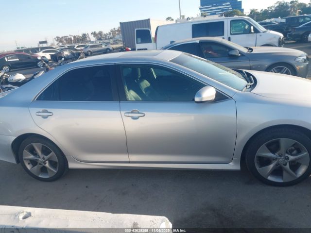 Toyota Camry Se Sport Image 12