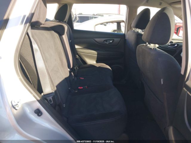 Nissan Rogue S Image 9