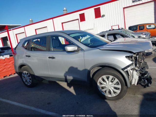 Nissan Rogue S Image 11