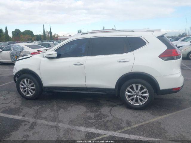 Nissan Rogue Sv Image 2