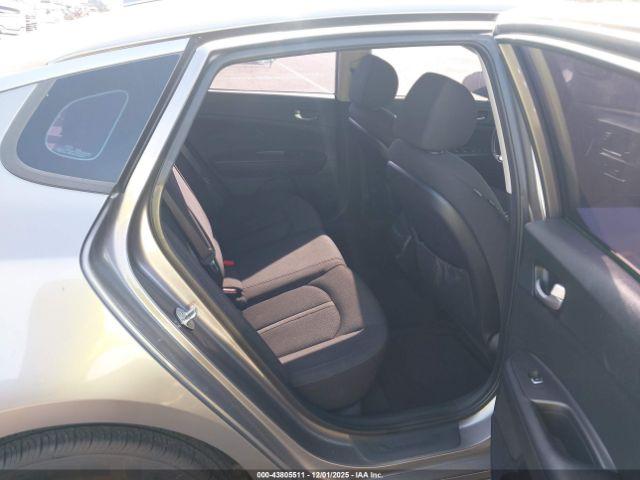 Kia Optima Lx Turbo Image 2