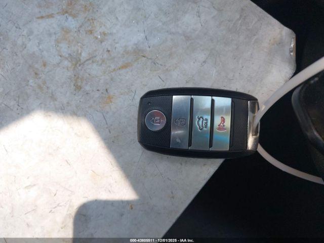 Kia Optima Lx Turbo Image 13