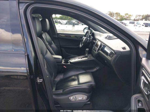 Porsche Macan S Image 7