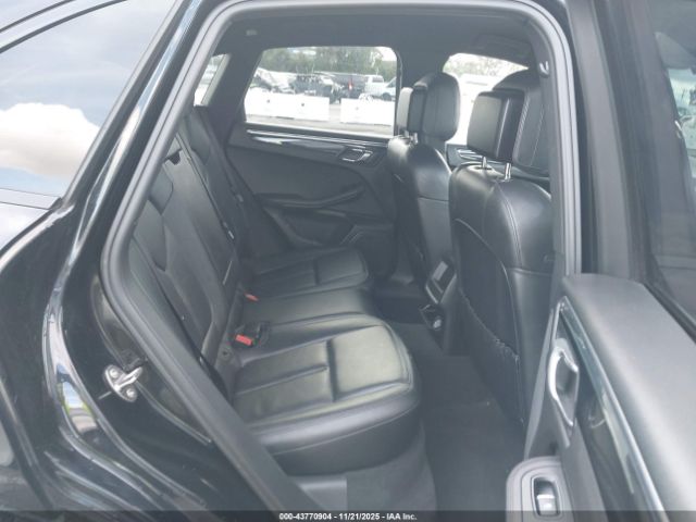 Porsche Macan S Image 5