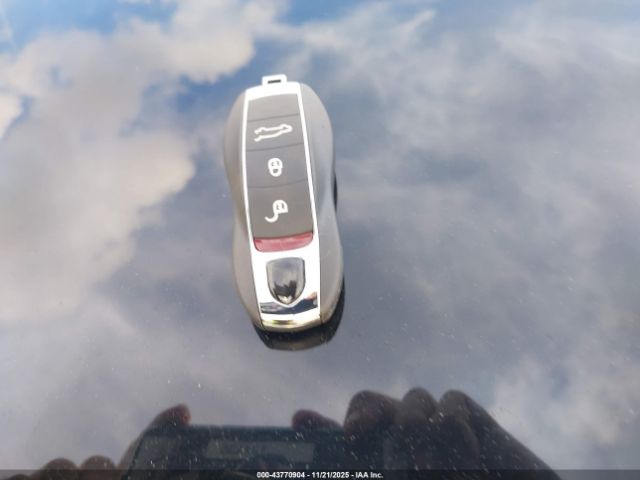 Porsche Macan S Image 15