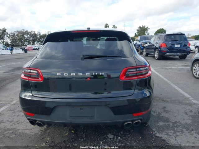 Porsche Macan S Image 16