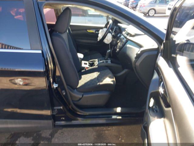 Nissan Rogue Sv Image 2