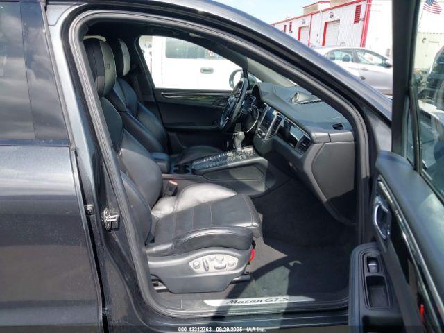 Porsche Macan Gts Image 4