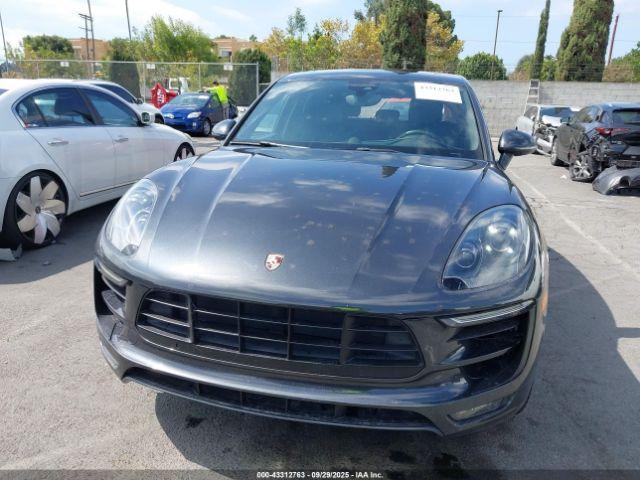 Porsche Macan Gts Image 8