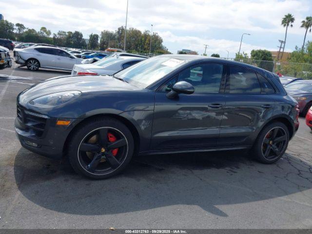 Porsche Macan Gts Image 16