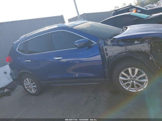 Nissan Rogue Sv Image 2